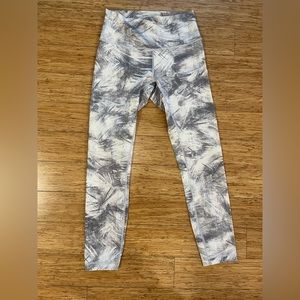 Lululemon Wunder Under High Rise in Jasmine White Multi- Size 6